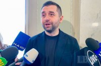 Арахамия заявил о данных относительно "полупустых палаток и мобильных казарм" с российскими военными недалеко от Украины