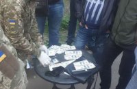 Следователя полиции Кривого Рога задержали на взятке в $10 тыс.