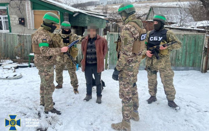 На Луганщині затримали зрадника, який у своєму будинку влаштував казарму окупантів 