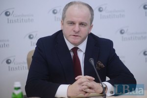 Заявления власти, что она не контролирует силовиков, напоминают белорусский сценарий, - Коваль 