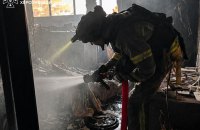 У Херсоні через атаки російських безпілотників горіли житлові будинки та квартири