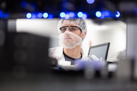 В США начали испытывать вакцину от коронавируса на 30 тыс. добровольцев