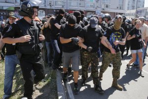 Кличко требует наказать провокаторов столкновений на Марше равенства