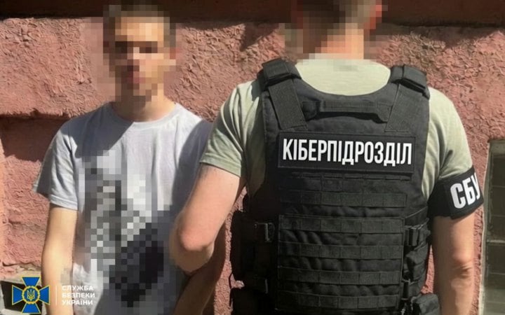 СБУ затримала трьох агентів РФ, які реєстрували Starlink для російських військових