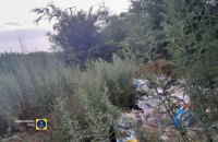 У Маріуполі росіяни перетворюють на смітник ріку Кальчик