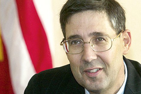 Трамп в случае победы вряд ли реализует свои заявления по признанию Крыма, - Джон Хербст