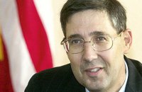 Трамп в случае победы вряд ли реализует свои заявления по признанию Крыма, - Джон Хербст