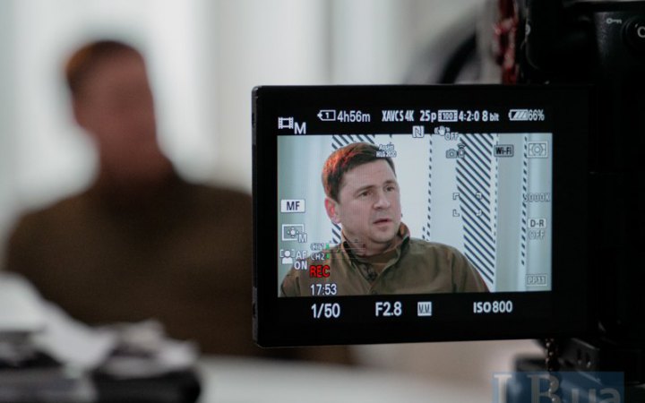 "Маленька людина з великими комплексами", – Подоляк відповів на чергову нісенітницю Медведєва