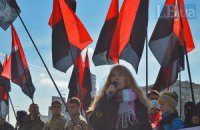 Активисты "Правого сектора" требуют от ЦИК снять кандидатуру экс-"регионала", которого поймали на подкупе избирателей