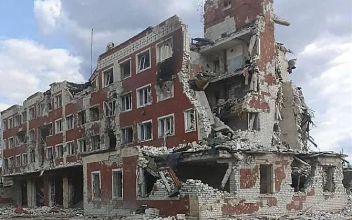 У Сєвєродонецьку відбувся випускний: атестати “ДНР” отримали п’ятеро випускників