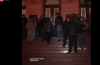 Активісти, які підтримують блокадників, захопили Чернівецьку ОДА