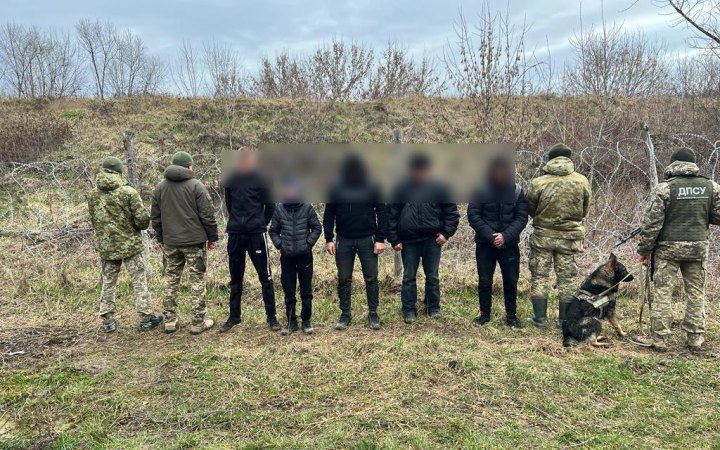 На Закарпатті затримали дві групи ухилянтів, які тікали за кордон