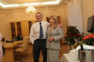 Черновецкий подал в суд заявление о разводе
