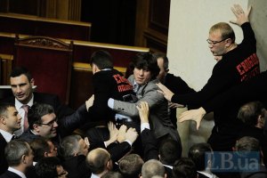 Партия регионов попросила "тарзанов" в Раде "не вопить"