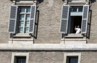Папа Римский впервые с начала эпидемии обратился к верующим из окна Апостольского дворца