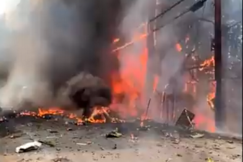 В Калифорнии разбился и взорвался частный реактивный самолет