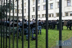 Милиция предупредила, что готовится разгонять митинг под ЦИКом