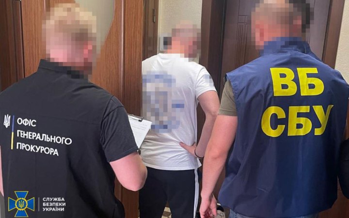 Заступника голови Хмельницької ОВА підозрюють в отриманні «відкатів» за дорожні контракти