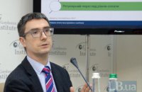 Госслужащим, пришедшим из частного сектора, зарплата насчитывается несправедливо, - эксперт