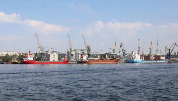Порти Маріуполя, Бердянська, Скадовська, Херсона тимчасово не працюють, – Мінінфраструктури 
