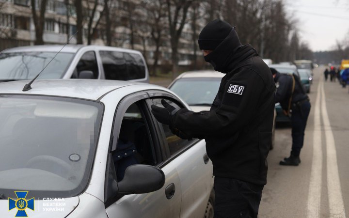У Деснянському районі Києва СБУ проводить безпекові заходи