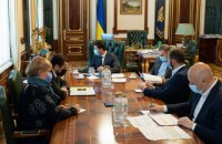 Зеленский призвал усилить информкампанию о важности вакцинации 