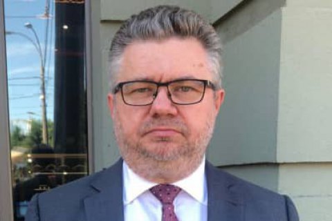 "Титушку", который облил Порошенко зеленкой, отпустили из полиции без мер пресечения, - адвокат Головань