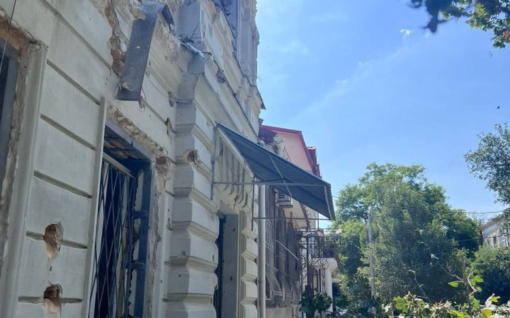 Росіяни обстріляли Херсон, шестеро поранених
