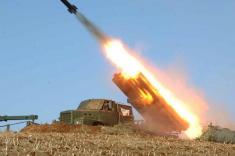 КНДР запустила две баллистические ракеты