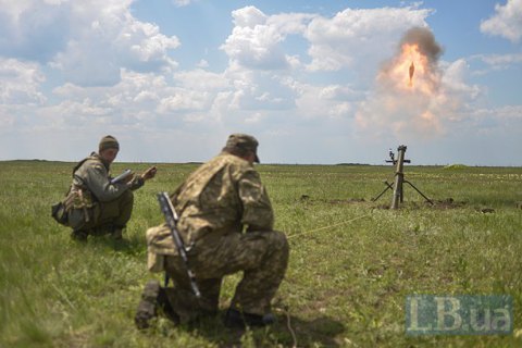 Военный погиб, восемь ранены из-за взрыва миномета на учебных стрельбах