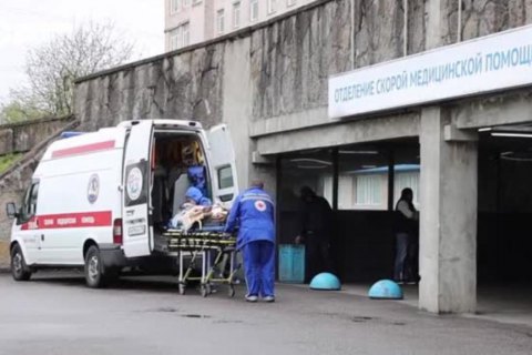 Власти Петербурга заявили о нехватке коек для пациентов с COVID-19