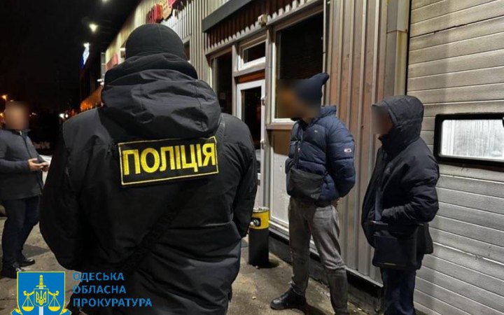 В Одесі піймали шахраїв, що за $35 тисяч обіцяли знайомій працевлаштувати її у прокуратуру