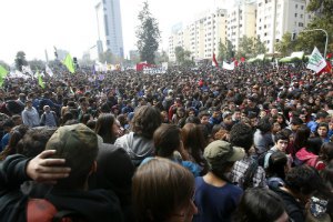 ​В Чили 2 человека погибли в ходе митинга с требованием реформы системы образования