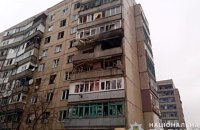 ​Унаслідок ворожих обстрілів Донеччини пошкоджені будинки, школа та лікарня