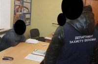 Чиновник Каменец-Подольской РГА вымогал взятку за подключения дома к электричеству 