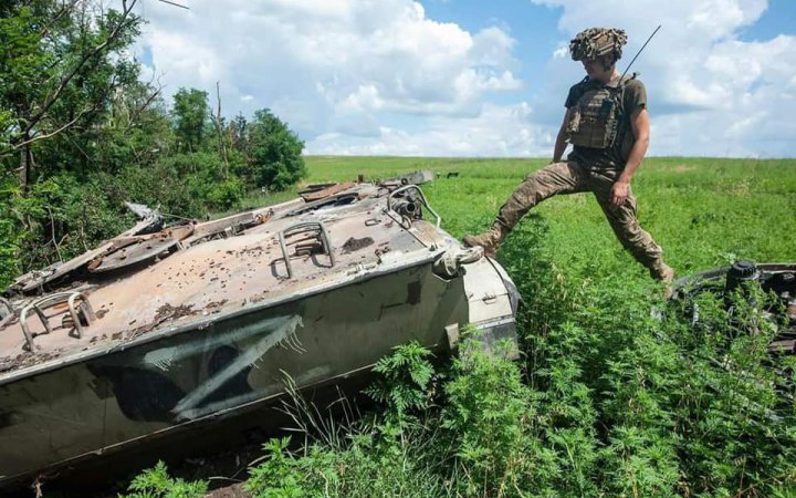 Минулої доби російська армія втратила 150 військових, п’ять танків і три гелікоптери
