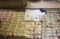 Пойманный на взятке главный инспектор Киевской таможни пытался сбежать и попал в ДТП