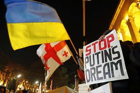 Украина отзывает на консультации послов из Грузии и Кыргызстана