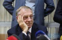 Суд назначил Лавриновичу бесплатного адвоката и объявил перерыв