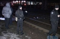 Ночью в Киеве поезд переехал насмерть 30-летнего мужчину