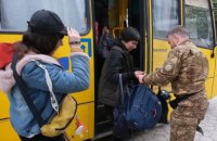 Військові евакуювали з Бахмута десятьох людей