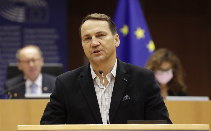 “Берлін перебуває у зоні досяжності російських ракет”: глава МЗС Польщі вважає, що Європа недооцінює загрози Росії