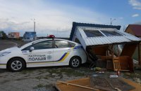 На въезде в Сарны микроавтобус въехал в пост полиции