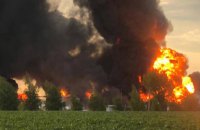 Ворог сьогодні знову обстріляв Дніпропетровщину: є ще троє постраждалих, зруйновано нафтобазу