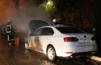  В Киеве возле посольства России сгорел автомобиль с дипномерами
