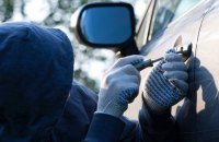 Зеленский подписал закон, ужесточающий ответственность за угон автомобиля