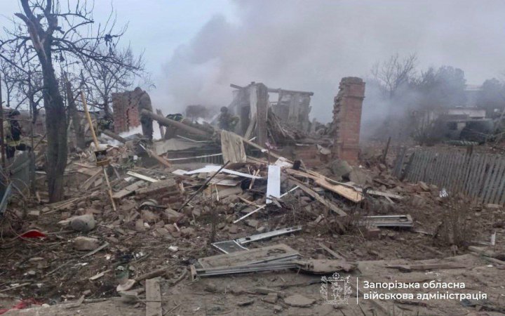 Росіяни скинули авіабомбу на будинок у Запорізькій області (оновлено)