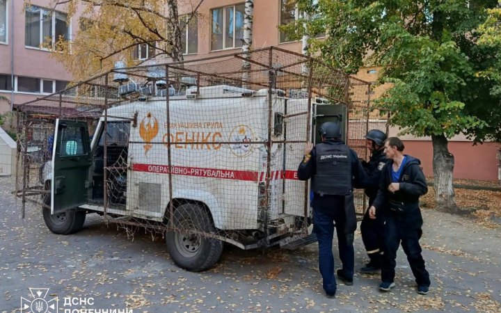 На Донеччині рятувальники евакуювали з небезпечних територій 17 людей, серед них – дитина