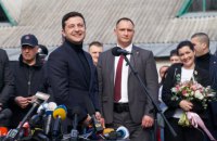 Зеленський зустрів евакуйованих з Уханя після виписки