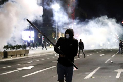 Росія заявляє про причетність України до заворушень у Сербії